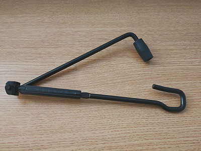 做汽車千斤頂手搖桿成型產(chǎn)品，選貝朗線材折彎機(jī)