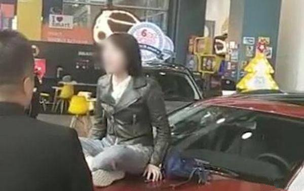 奔馳女車主維 權(quán)：到底是車的問題還是4S店的問題？
